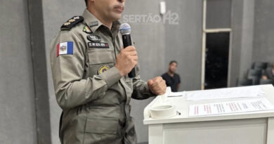 Polícia Militar oficializa troca no comando do 9º BPM; tenente-coronel Silva Neto assume unidade no Sertão